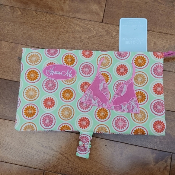 Free Lingerie Organizer pink and green - Picture 3 of 4